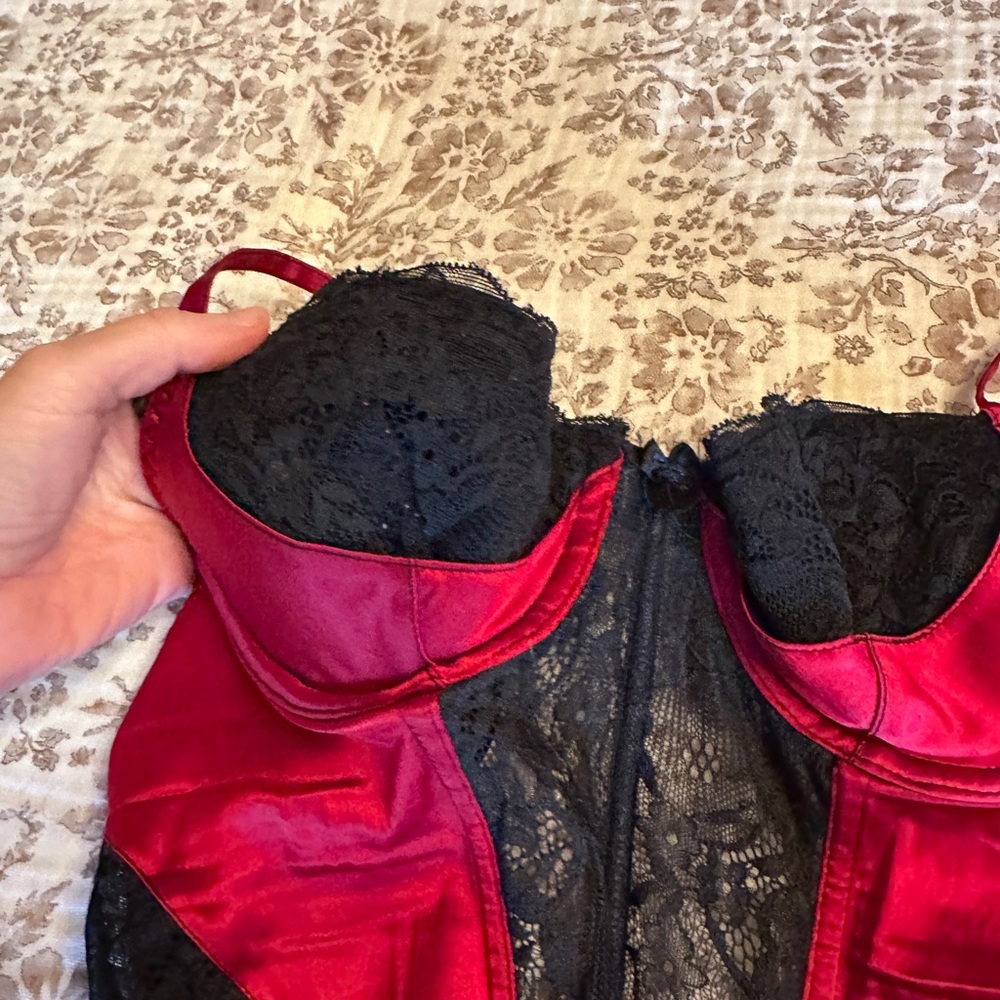 Sexy Red Lingerie Corset Frederick’s of Hollywood - Picture 7 of 10
